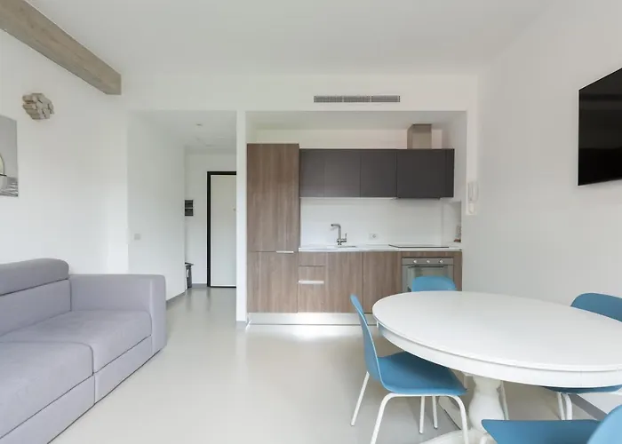 Porta Nuova Bright And Stylish Flat Milano