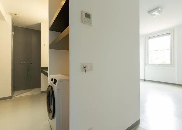 Porta Nuova Bright And Stylish Flat Milano