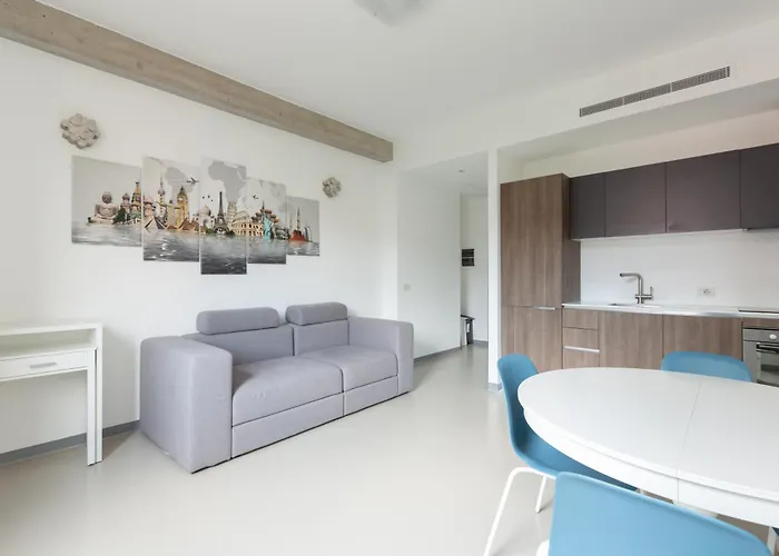 Porta Nuova Bright And Stylish Flat Milano